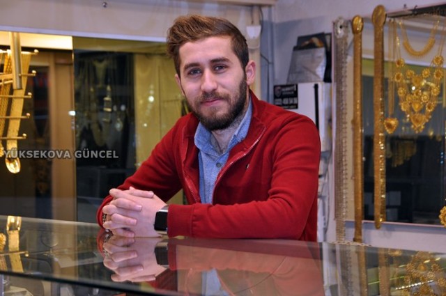 İSTANBUL KUYUMCUSU - FERDİ KINA -Bir yıl daha geçti. Mutluluğunun ömür boyu devam etmesini, yaşantında hıç bir şeyin seni üzmemesini diler ve yeni yılını candan kutlarım.