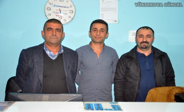 VANGÖLÜ TURİZM - ŞAHBAZ BOR: Bembeyaz yağan kar, ne yaşanmışsa yaşansın örter geçmişin hatalarını. Yeni bir gelecek sunar bize ve yeni bir başlangıç. Yeni yılınız kutlu olsun.