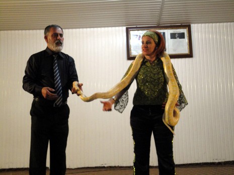 Uçan Süpürge Harikalar Sirki Yüksekovada 