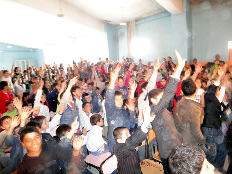 Uçan Süpürge Harikalar Sirki Yüksekovada 