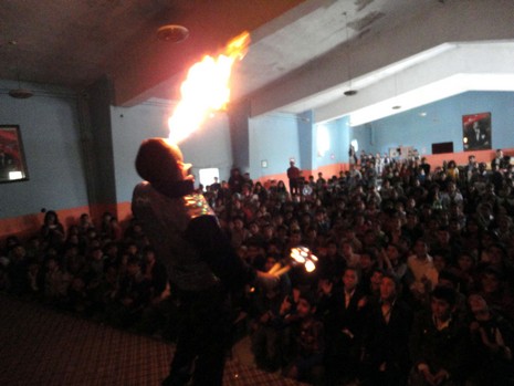 Uçan Süpürge Harikalar Sirki Yüksekovada 