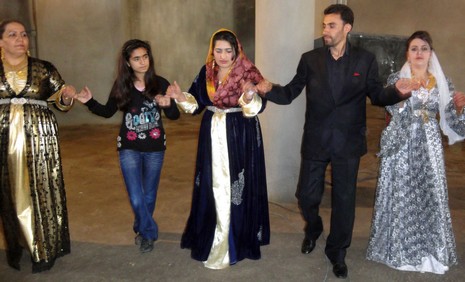 Yüksekova'da 08-09 Mayıs 2010 tarihleri arasında evlenen bazı çiftleri sizler için sayfamıza taşıdık.