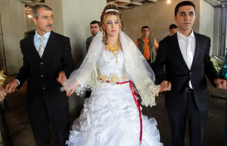 Yüksekova'da 08-09 Mayıs 2010 tarihleri arasında evlenen bazı çiftleri sizler için sayfamıza taşıdık.