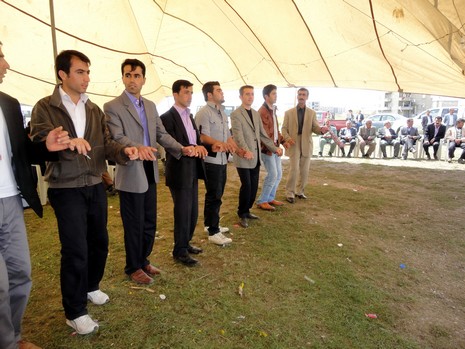 Yüksekova'da 08-09 Mayıs 2010 tarihleri arasında evlenen bazı çiftleri sizler için sayfamıza taşıdık.