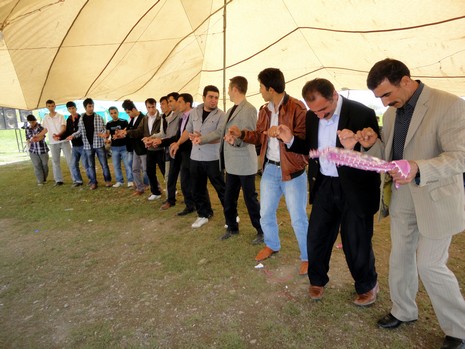 Yüksekova'da 08-09 Mayıs 2010 tarihleri arasında evlenen bazı çiftleri sizler için sayfamıza taşıdık.