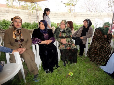 Yüksekova'da 08-09 Mayıs 2010 tarihleri arasında evlenen bazı çiftleri sizler için sayfamıza taşıdık.