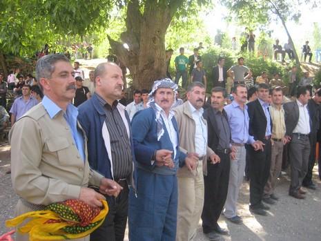 Şemdinli'de 15-16 Mayıs 2010 tarihlerinde evlenen bazı çiftleri sayfamıza taşıdık...