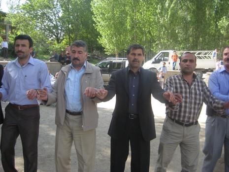 Şemdinli'de 15-16 Mayıs 2010 tarihlerinde evlenen bazı çiftleri sayfamıza taşıdık...