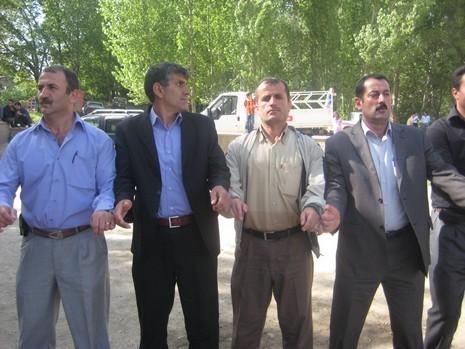 Şemdinli'de 15-16 Mayıs 2010 tarihlerinde evlenen bazı çiftleri sayfamıza taşıdık...