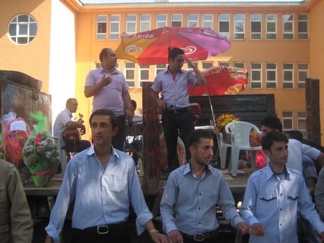 Şemdinli'de 15-16 Mayıs 2010 tarihlerinde evlenen bazı çiftleri sayfamıza taşıdık...