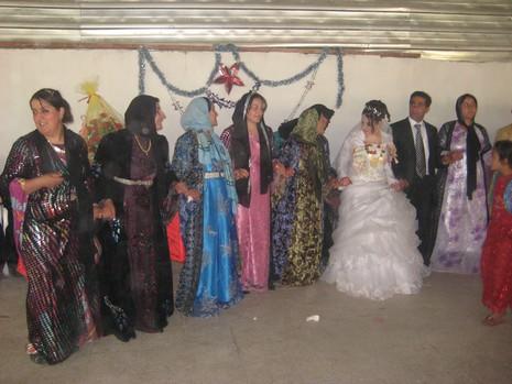 Şemdinli'de 15-16 Mayıs 2010 tarihlerinde evlenen bazı çiftleri sayfamıza taşıdık...