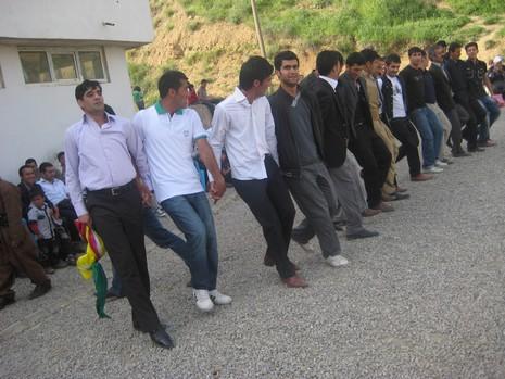 Şemdinli'de 15-16 Mayıs 2010 tarihlerinde evlenen bazı çiftleri sayfamıza taşıdık...