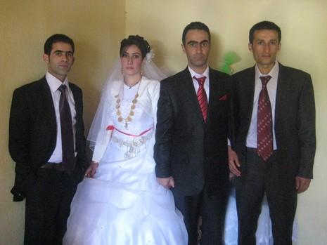 Şemdinli'de 15-16 Mayıs 2010 tarihlerinde evlenen bazı çiftleri sayfamıza taşıdık...