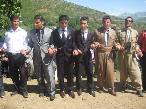 Şemdinli'de 15-16 Mayıs 2010 tarihlerinde evlenen bazı çiftleri sayfamıza taşıdık...