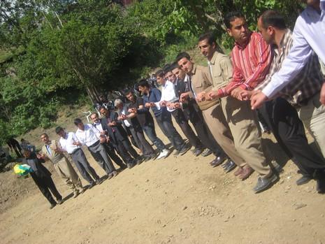 Şemdinli'de 15-16 Mayıs 2010 tarihlerinde evlenen bazı çiftleri sayfamıza taşıdık...