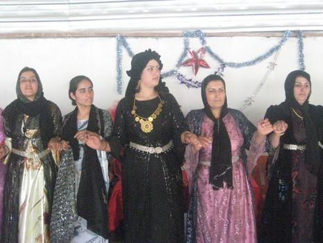 Şemdinli'de 15-16 Mayıs 2010 tarihlerinde evlenen bazı çiftleri sayfamıza taşıdık...