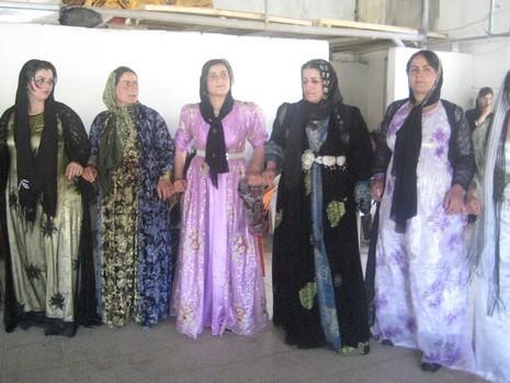 Şemdinli'de 15-16 Mayıs 2010 tarihlerinde evlenen bazı çiftleri sayfamıza taşıdık...