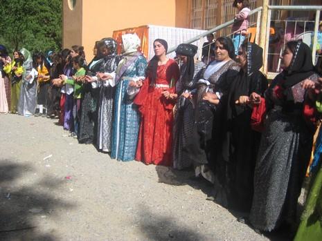 Şemdinli'de 15-16 Mayıs 2010 tarihlerinde evlenen bazı çiftleri sayfamıza taşıdık...