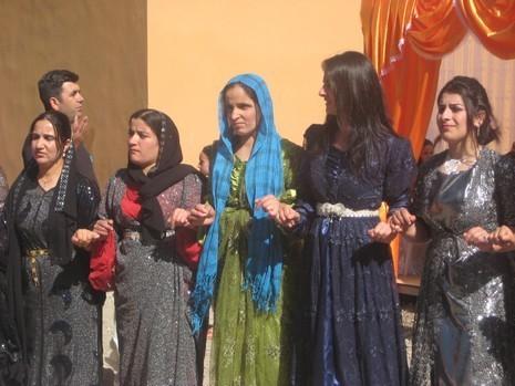 Şemdinli'de 15-16 Mayıs 2010 tarihlerinde evlenen bazı çiftleri sayfamıza taşıdık...