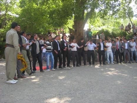 Şemdinli'de 15-16 Mayıs 2010 tarihlerinde evlenen bazı çiftleri sayfamıza taşıdık...