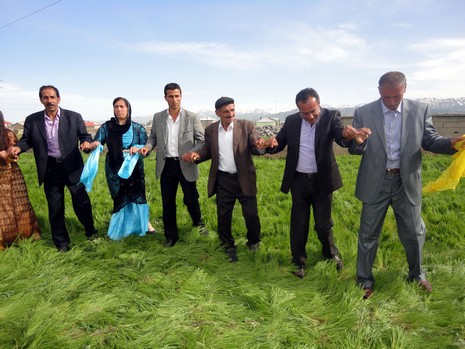 Yüksekova'da 15-16 Mayıs 2010 tarihleri arasında evlenen bazı çiftleri sizler için sayfamıza taşıdık.