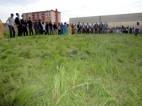 Yüksekova'da 15-16 Mayıs 2010 tarihleri arasında evlenen bazı çiftleri sizler için sayfamıza taşıdık.