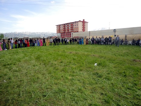 Yüksekova'da 15-16 Mayıs 2010 tarihleri arasında evlenen bazı çiftleri sizler için sayfamıza taşıdık.