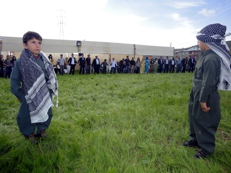Yüksekova'da 15-16 Mayıs 2010 tarihleri arasında evlenen bazı çiftleri sizler için sayfamıza taşıdık.