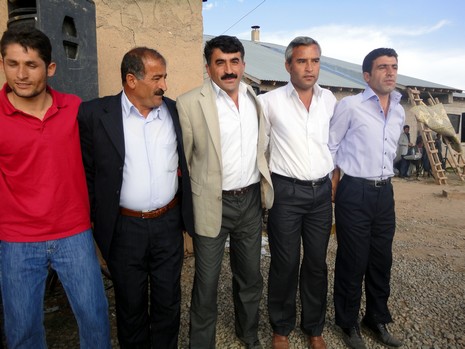 Yüksekova'da 15-16 Mayıs 2010 tarihleri arasında evlenen bazı çiftleri sizler için sayfamıza taşıdık.