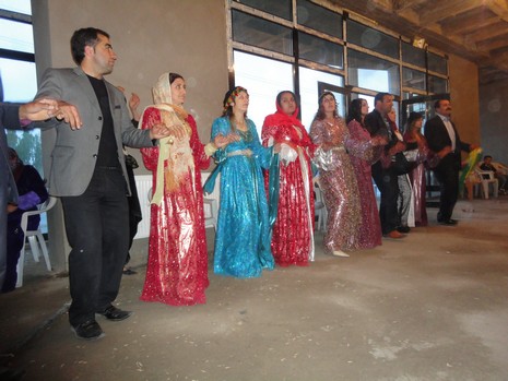 Yüksekova'da 15-16 Mayıs 2010 tarihleri arasında evlenen bazı çiftleri sizler için sayfamıza taşıdık.