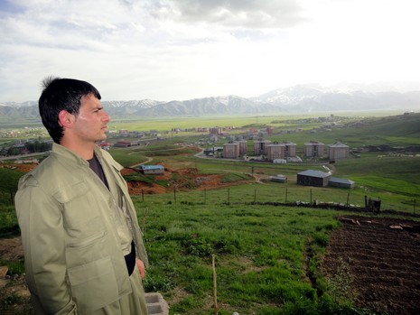 Yüksekova'da 15-16 Mayıs 2010 tarihleri arasında evlenen bazı çiftleri sizler için sayfamıza taşıdık.