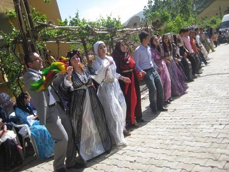 Şemdinli'de 21-22 Mayıs tarihleri arasında evlenen çiftler sizle için sayfamıza taşıdık.