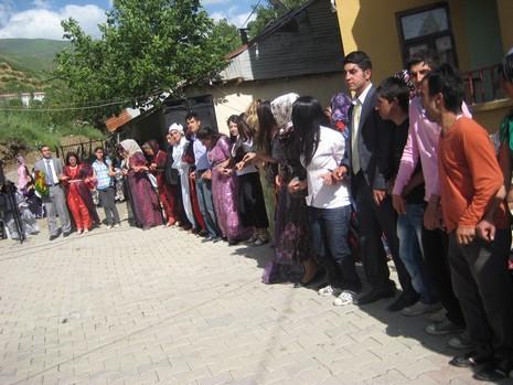 Şemdinli'de 21-22 Mayıs tarihleri arasında evlenen çiftler sizle için sayfamıza taşıdık.