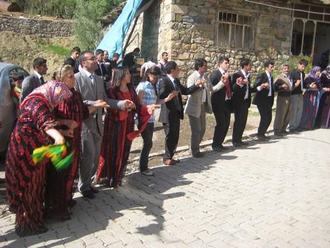 Şemdinli'de 21-22 Mayıs tarihleri arasında evlenen çiftler sizle için sayfamıza taşıdık.