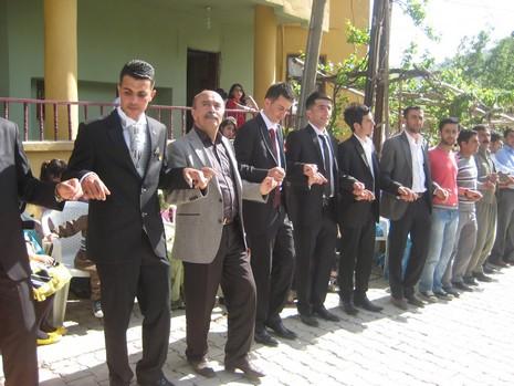 Şemdinli'de 21-22 Mayıs tarihleri arasında evlenen çiftler sizle için sayfamıza taşıdık.