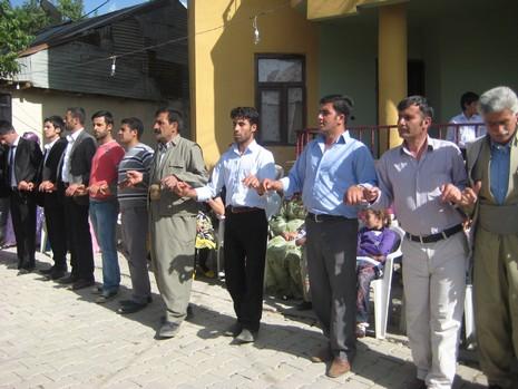 Şemdinli'de 21-22 Mayıs tarihleri arasında evlenen çiftler sizle için sayfamıza taşıdık.