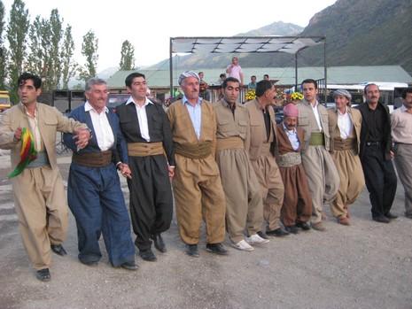 Şemdinli'de 21-22 Mayıs tarihleri arasında evlenen çiftler sizle için sayfamıza taşıdık.