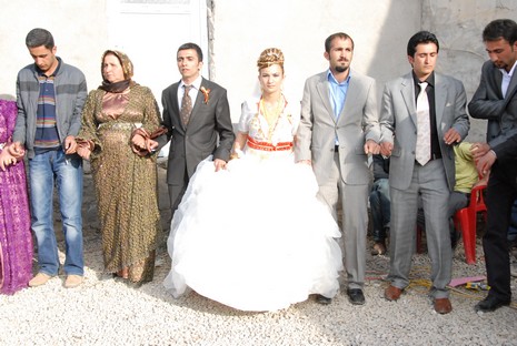 Yüksekova'da 22-23 Mayıs tarihleri arasında evlenen çiftleri sizler için sayfamıza taşıdık.