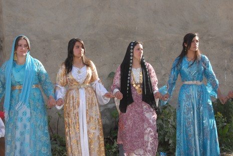 Yüksekova'da 22-23 Mayıs tarihleri arasında evlenen çiftleri sizler için sayfamıza taşıdık.