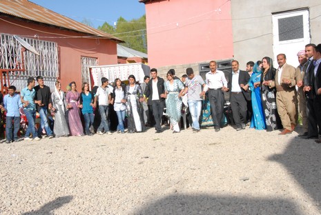 Yüksekova'da 22-23 Mayıs tarihleri arasında evlenen çiftleri sizler için sayfamıza taşıdık.