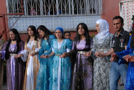 Yüksekova'da 22-23 Mayıs tarihleri arasında evlenen çiftleri sizler için sayfamıza taşıdık.