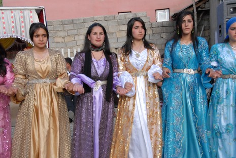 Yüksekova'da 22-23 Mayıs tarihleri arasında evlenen çiftleri sizler için sayfamıza taşıdık.