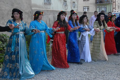 Yüksekova'da 22-23 Mayıs tarihleri arasında evlenen çiftleri sizler için sayfamıza taşıdık.