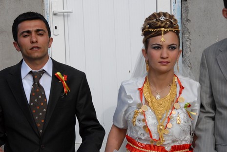 Yüksekova'da 22-23 Mayıs tarihleri arasında evlenen çiftleri sizler için sayfamıza taşıdık.