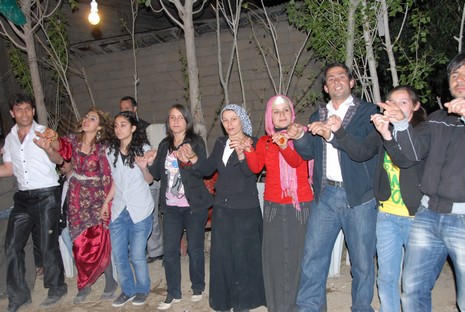 Yüksekova'da 22-23 Mayıs tarihleri arasında evlenen çiftleri sizler için sayfamıza taşıdık.