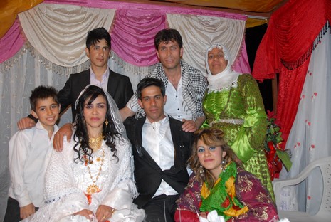 Yüksekova'da 22-23 Mayıs tarihleri arasında evlenen çiftleri sizler için sayfamıza taşıdık.