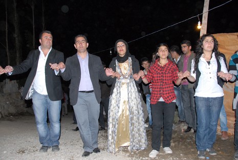 Yüksekova'da 22-23 Mayıs tarihleri arasında evlenen çiftleri sizler için sayfamıza taşıdık.