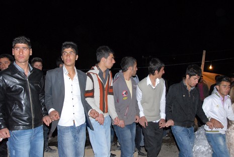 Yüksekova'da 22-23 Mayıs tarihleri arasında evlenen çiftleri sizler için sayfamıza taşıdık.