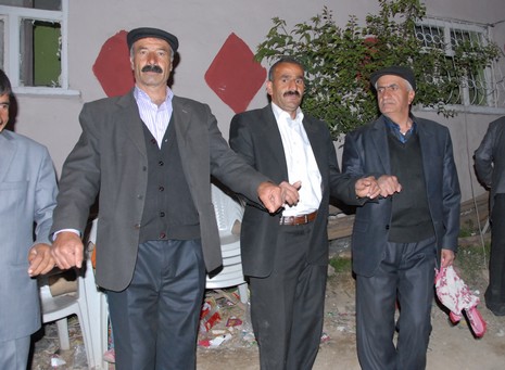 Yüksekova'da 22-23 Mayıs tarihleri arasında evlenen çiftleri sizler için sayfamıza taşıdık.