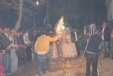 Yüksekova'da 22-23 Mayıs tarihleri arasında evlenen çiftleri sizler için sayfamıza taşıdık.